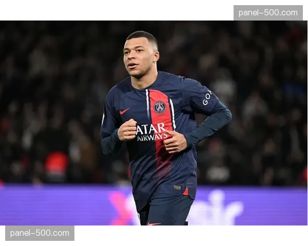 巴黎圣日耳曼主场3-0完胜梅斯，重夺法甲积分榜首位置